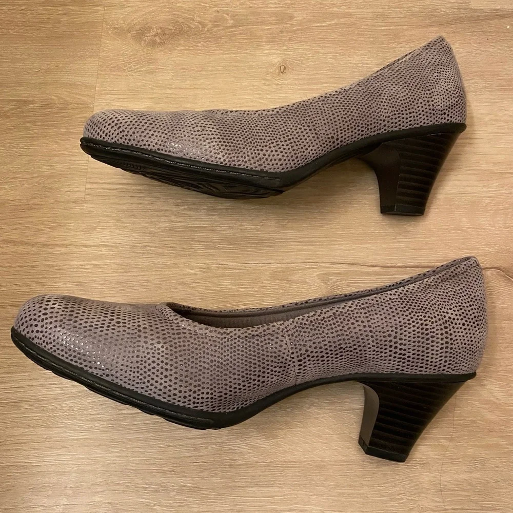 Earth Bijou Grey Printed Leather Suede Dressy Slip On Pumps Sz 9